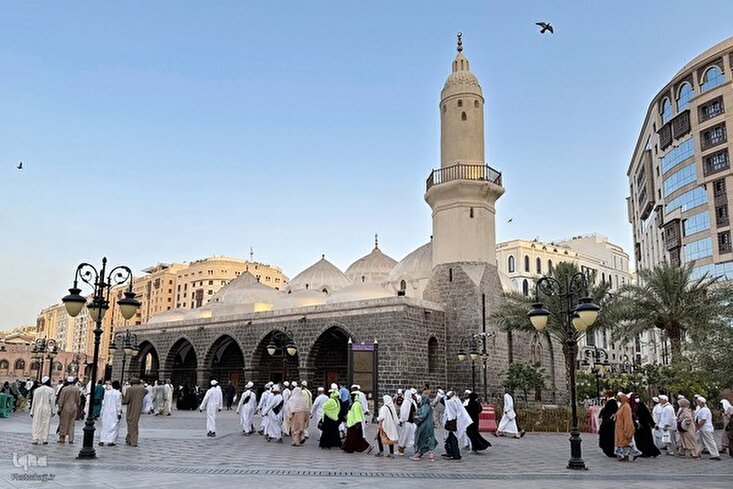 Masjid Al-Ghamamah: Masjid Berawan dan Hujan