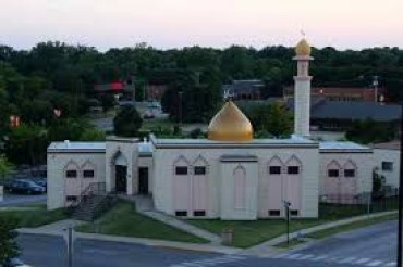 I sostenitori di Trump all'incontro delle "porte aperte" in moschea