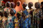 Le 82 studentesse nigeriane liberate da Boko Haram hanno incontrato le loro famiglie