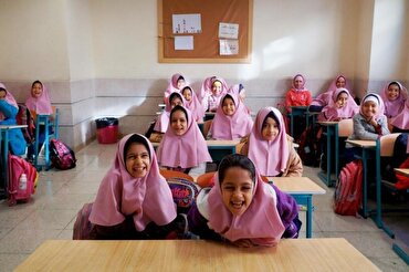 Iran, bambini afghani godono dell’istruzione gratuita