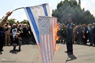 Rakyat Iran berarak menentang pencerobohan rejim Zionis
