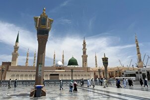 Mga Larawan: Ang mga Peregrino ay Bumisita sa Moske ng Propeta Bago ang 2025 Hajj